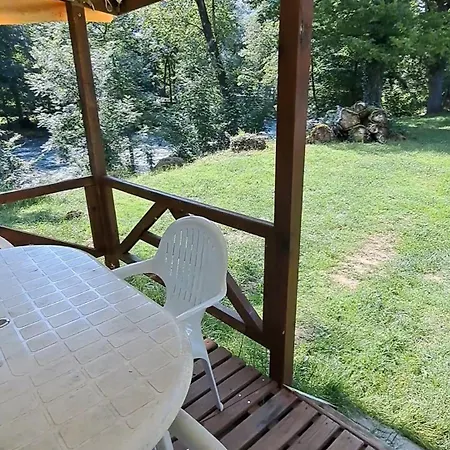 Bord De Riviere 营地